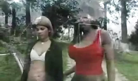 رجل يضاجع قصص محارم سكس نسوانجي الشباب العاهرة بالقرب من الموقد