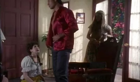 شقراء مع كبير قصص سيكس نسوانجي الثدي يحصل مارس الجنس من قبل شاب أثناء تناول الإفطار
