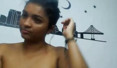 سمراء مارس الجنس في اثنين من الثقوب في آن صور سكس عربي منتديات نسوانجي واحد